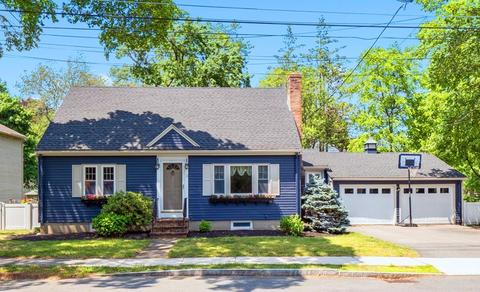 3 Lewis St, Reading, MA 01867 photo 1