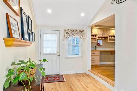 3 Lewis St, Reading, MA 01867 photo 6