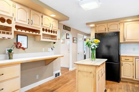 3 Lewis St, Reading, MA 01867 photo 10