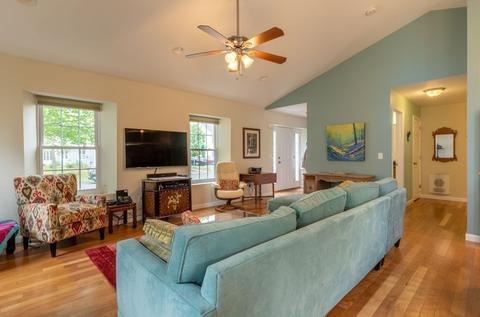 33 Treehouse Cir, Easthampton, MA 01027 photo 5