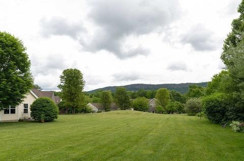 33 Treehouse Cir, Easthampton, MA 01027 photo 28