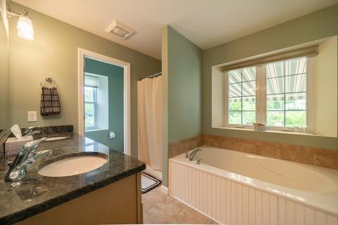 33 Treehouse Cir, Easthampton, MA 01027 photo 18