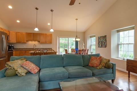 33 Treehouse Cir, Easthampton, MA 01027 photo 11