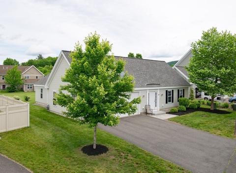 33 Treehouse Cir, Easthampton, MA 01027 photo 1