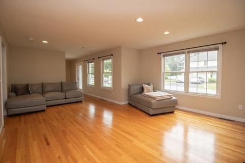 38 Barrington Dr, Springfield, MA 01129 photo 14