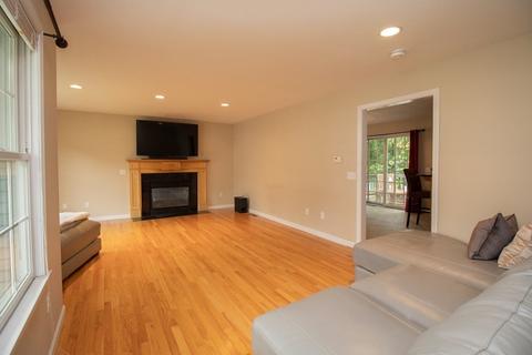 38 Barrington Dr, Springfield, MA 01129 photo 10