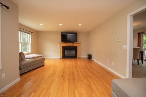 38 Barrington Dr, Springfield, MA 01129 photo 11
