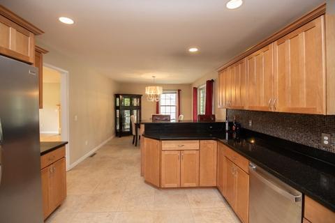 38 Barrington Dr, Springfield, MA 01129 photo 22