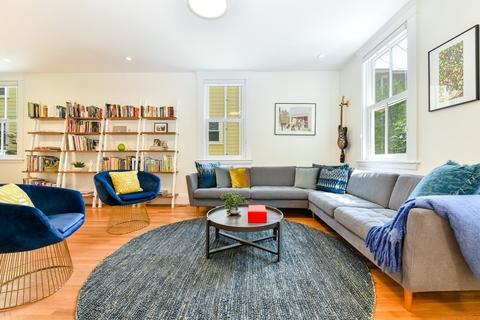 14 Wright St, Cambridge, MA 02138 photo 4