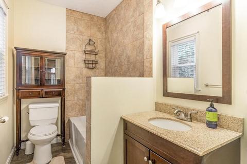41 Mower St, Worcester, MA 01602 photo 11