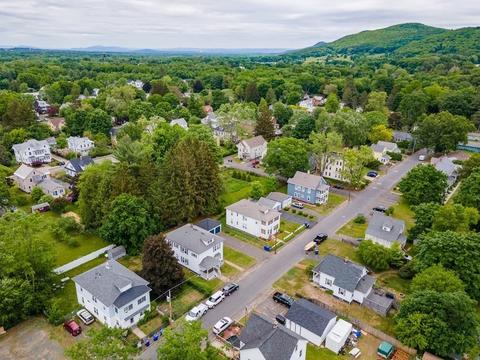 49 Mt Tom Ave, Easthampton, MA 01027 photo 12