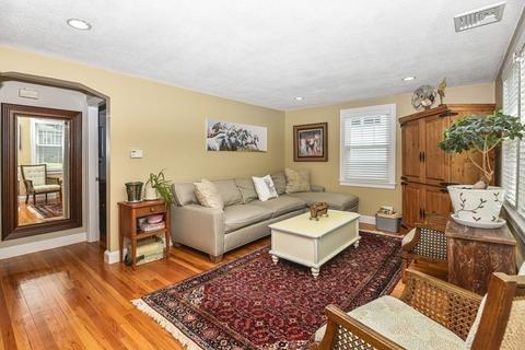 31 Pratt Ave, Dedham, MA 02026 photo 3