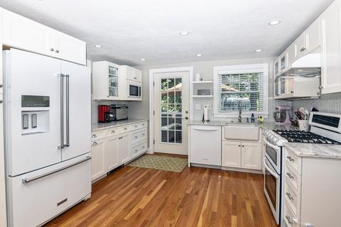 31 Pratt Ave, Dedham, MA 02026 photo 8