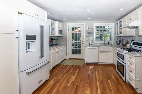 31 Pratt Ave, Dedham, MA 02026 photo 7