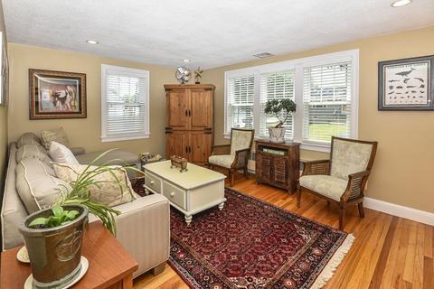 31 Pratt Ave, Dedham, MA 02026 photo 4