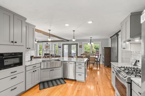 33 School St, Upton, MA 01568 photo 10