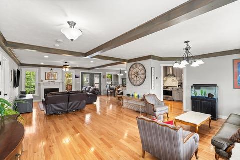 33 School St, Upton, MA 01568 photo 7