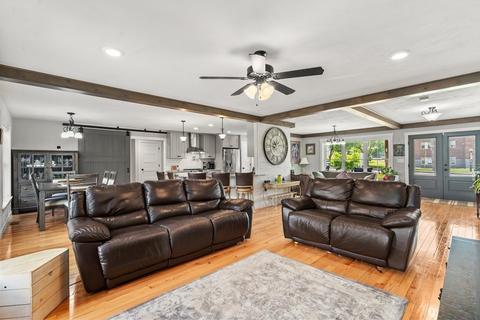 33 School St, Upton, MA 01568 photo 6
