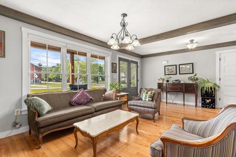 33 School St, Upton, MA 01568 photo 4