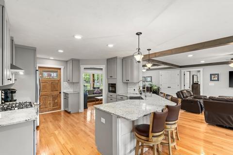 33 School St, Upton, MA 01568 photo 11
