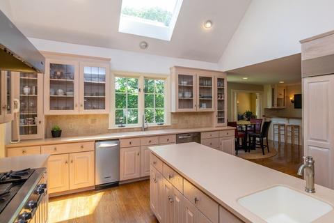 2 Windham Ln, Beverly, MA 01915 photo 6