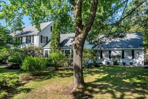 10 Berkeley Rd, Wellesley, MA 02482 photo 2
