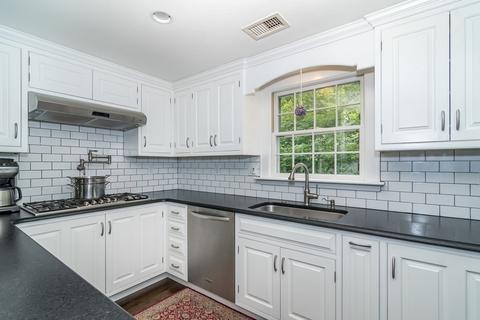 10 Berkeley Rd, Wellesley, MA 02482 photo 5