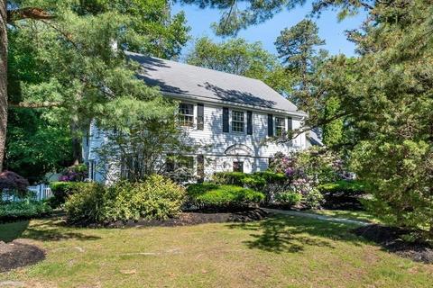 10 Berkeley Rd, Wellesley, MA 02482 photo 1