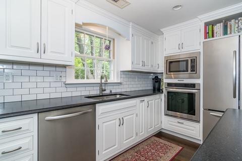 10 Berkeley Rd, Wellesley, MA 02482 photo 4