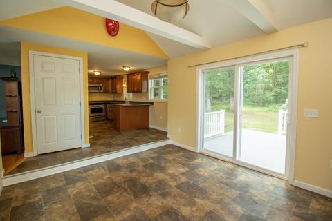 139 Fox Hill Rd, Springfield, MA 01118 photo 5