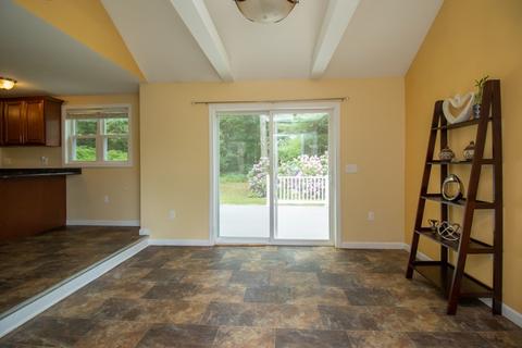 139 Fox Hill Rd, Springfield, MA 01118 photo 4