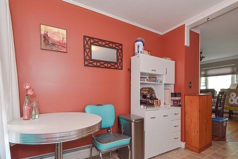 468 Montaup St, Fall River, MA 02724 photo 9