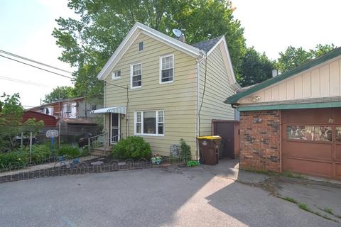 468 Montaup St, Fall River, MA 02724 photo 2