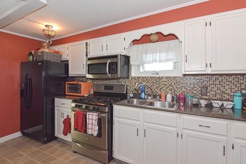 468 Montaup St, Fall River, MA 02724 photo 6