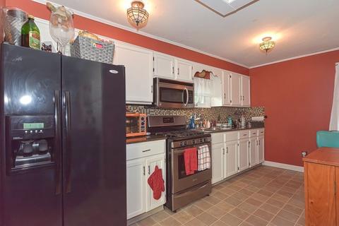 468 Montaup St, Fall River, MA 02724 photo 7