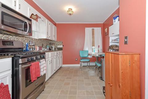 468 Montaup St, Fall River, MA 02724 photo 4