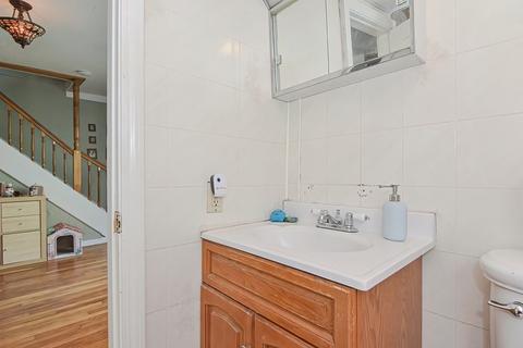 468 Montaup St, Fall River, MA 02724 photo 11