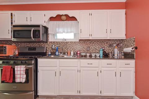 468 Montaup St, Fall River, MA 02724 photo 5