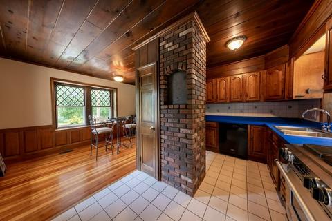 22 Taber St, Fairhaven, MA 02719 photo 13