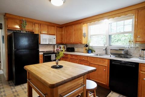 7 Stacey Ct, Marblehead, MA 01945 photo 9
