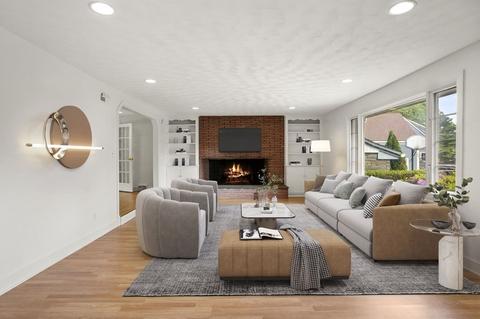 213 Centre St, Danvers, MA 01923 photo 2