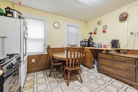 8 Maple St, Chicopee, MA 01020 photo 13