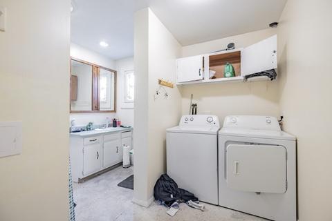 8 Maple St, Chicopee, MA 01020 photo 30