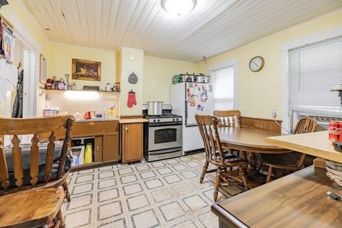 8 Maple St, Chicopee, MA 01020 photo 14
