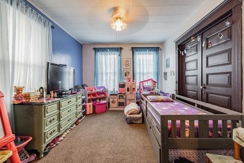 8 Maple St, Chicopee, MA 01020 photo 23