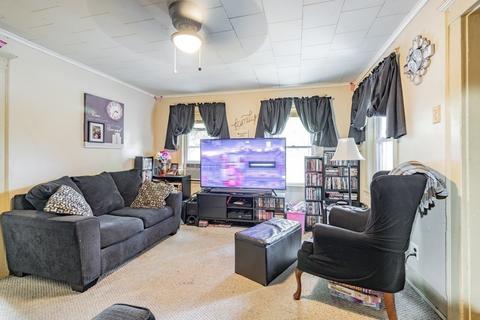 8 Maple St, Chicopee, MA 01020 photo 10
