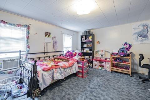 8 Maple St, Chicopee, MA 01020 photo 7