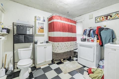 8 Maple St, Chicopee, MA 01020 photo 8
