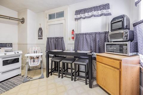 8 Maple St, Chicopee, MA 01020 photo 18