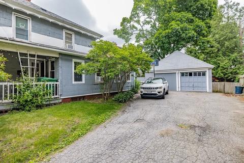 8 Maple St, Chicopee, MA 01020 photo 1